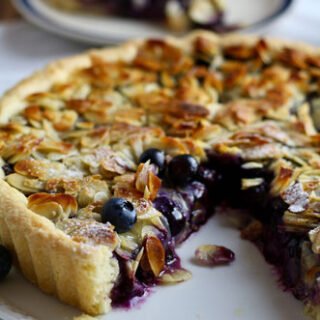 blueberry-and-almond-shortbread-tart