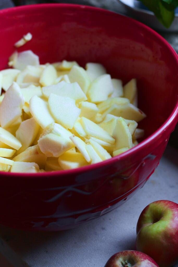 Sliced apples for Deep Dish Apple Pie