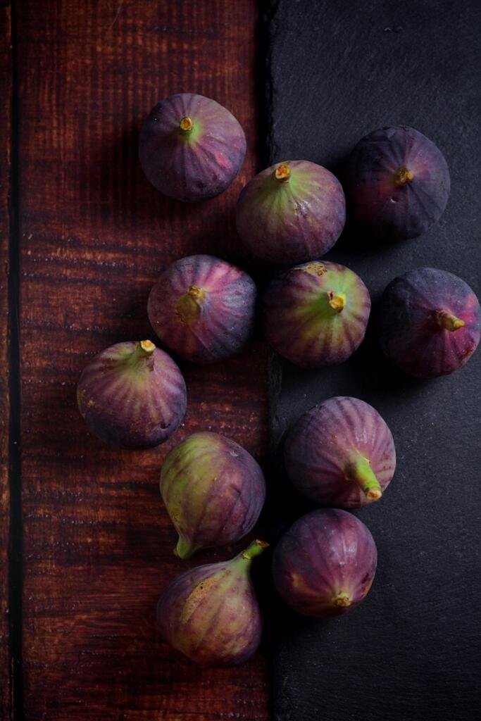 Fresh dark figs.