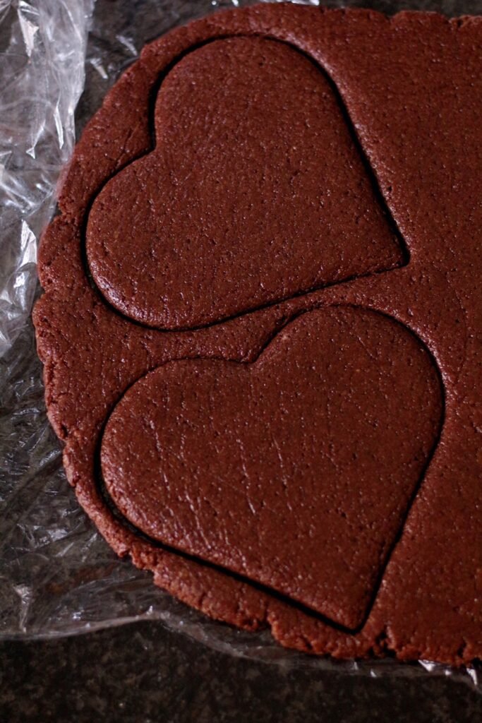 Cut out gingerbread hearts.