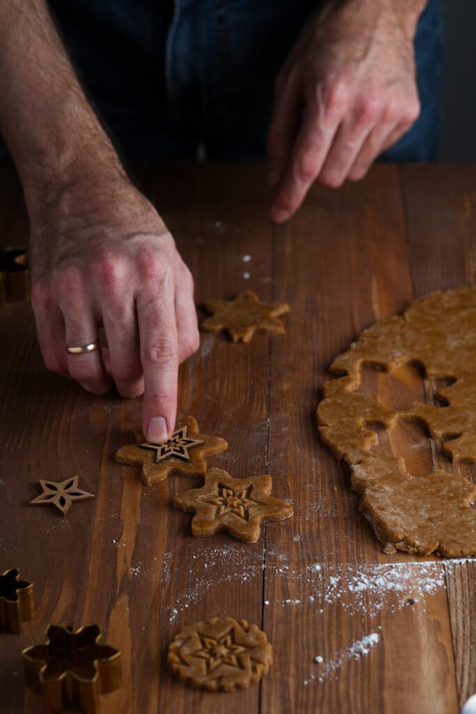 Decorating Dutch Spice Cookies speculaas